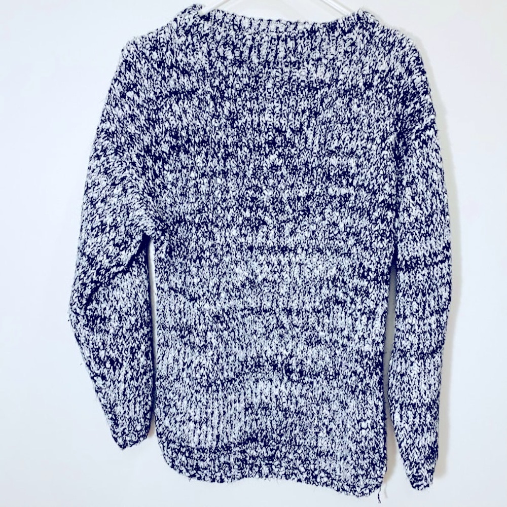 Warm » Cozy » Super Soft Pullover Speckled Grey & White Sweater w/Crew Neckline - Picture 7 of 15